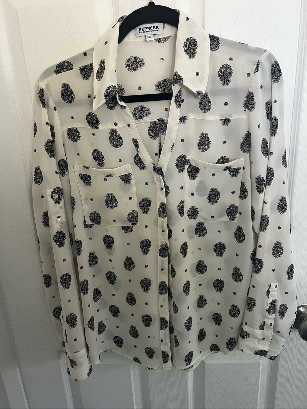 Express Ivory Sheerโ Button-Up with Black Paisley Print